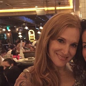 Meet your Posher, Elissa